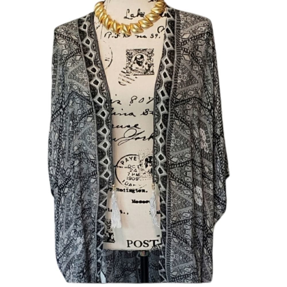 Lightweight Cover Up / Kimino With Tassels